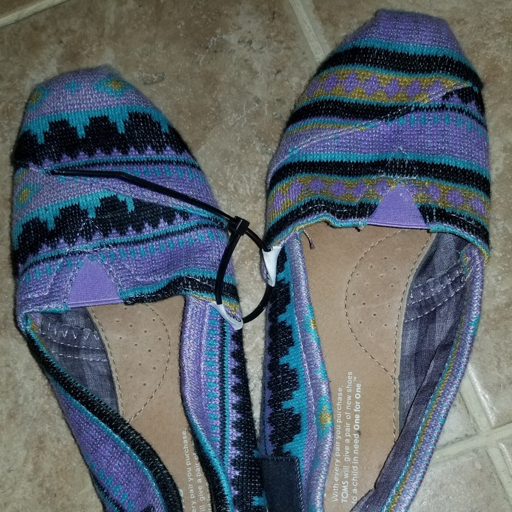 Purple TOMS Womenz size 10